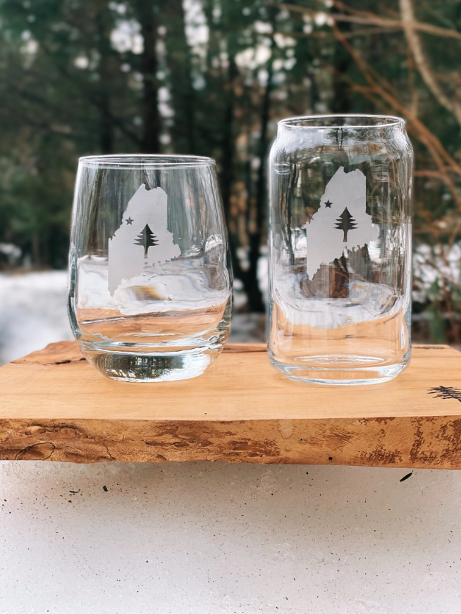 Reclaimed Maine 1901 Flag Etched Stemless Wine Glass