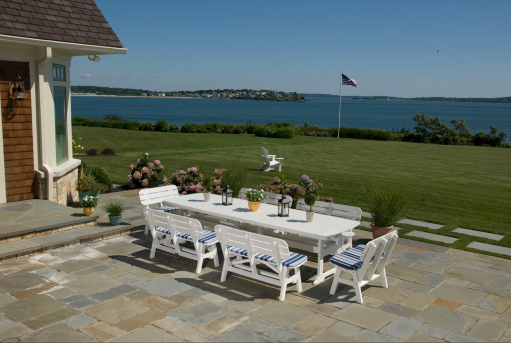 Weather-resistant 4' dining bench for patio seating